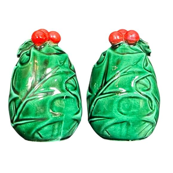 Lefton Holly Berry Vintage Salt and Pepper Shaker Set - Picture 1 of 5